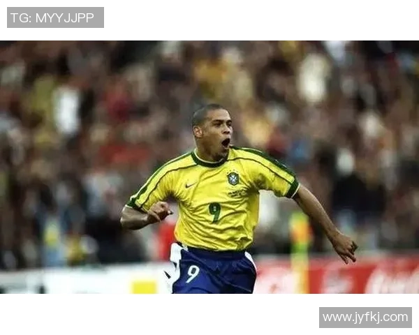 黑人前锋足球明星的崛起与影响力探讨